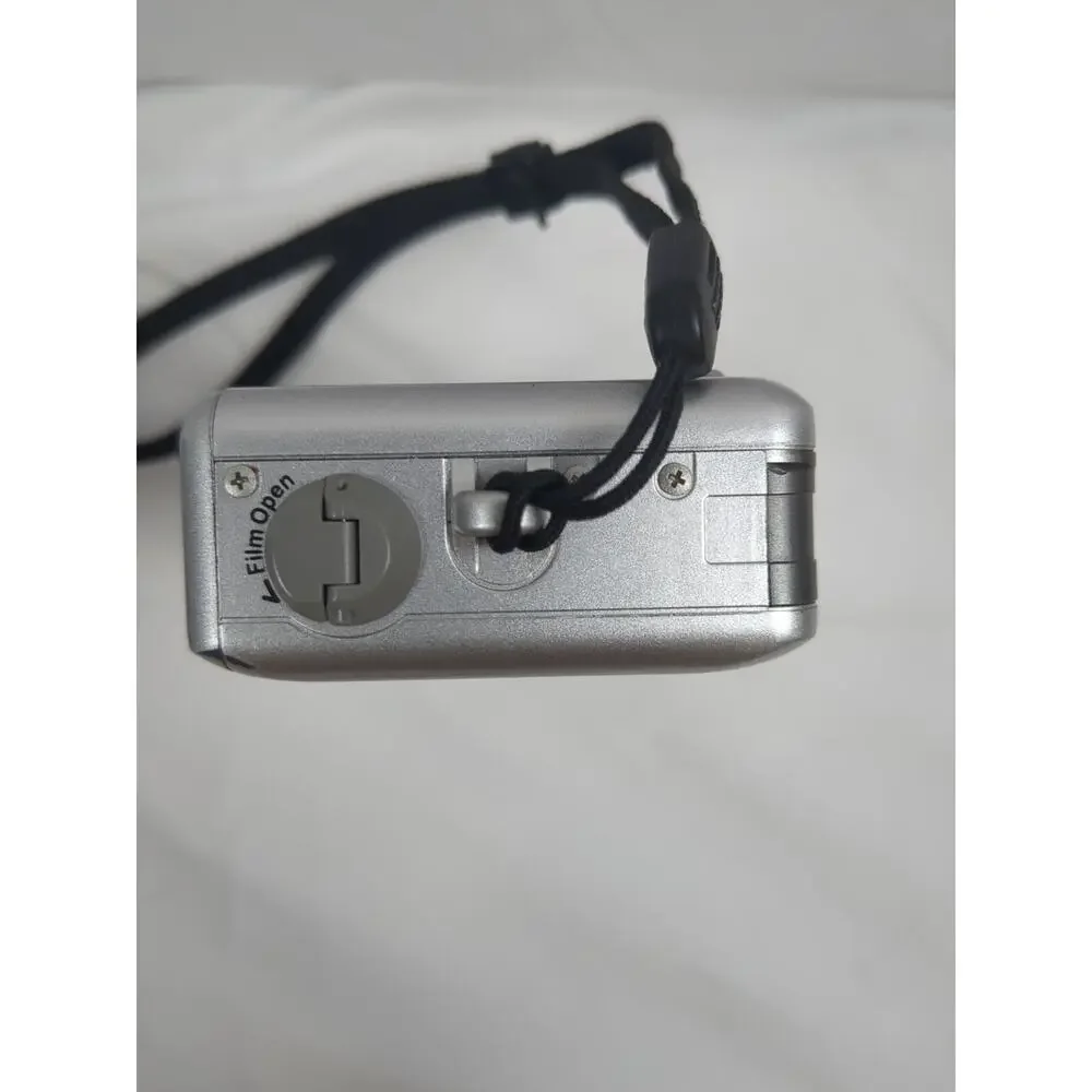 Canon IX240 Camera Elph Jr. Film Point & Shoot 26mm‎ 1:2.8 Silver Used